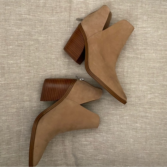 Vince Camuto booties - Picture 3 of 6